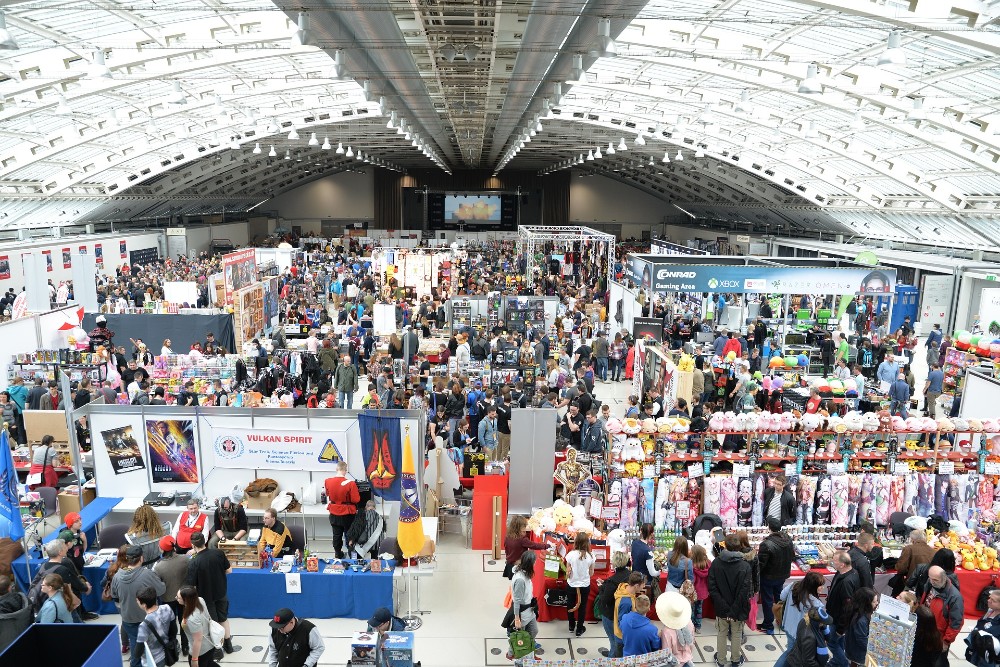 Washington DC Convention Center, photo of vendor booths and attendees.