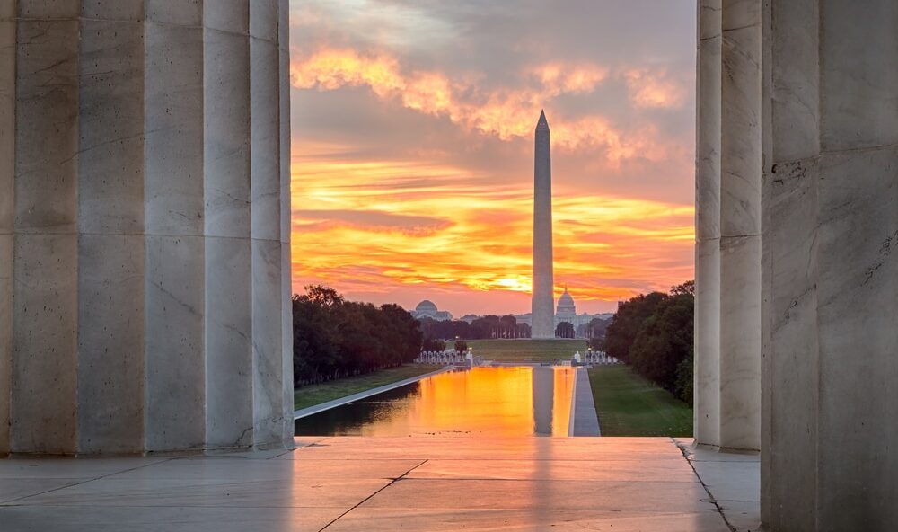 Monuments in Washington DC, photo of the Washing Monument